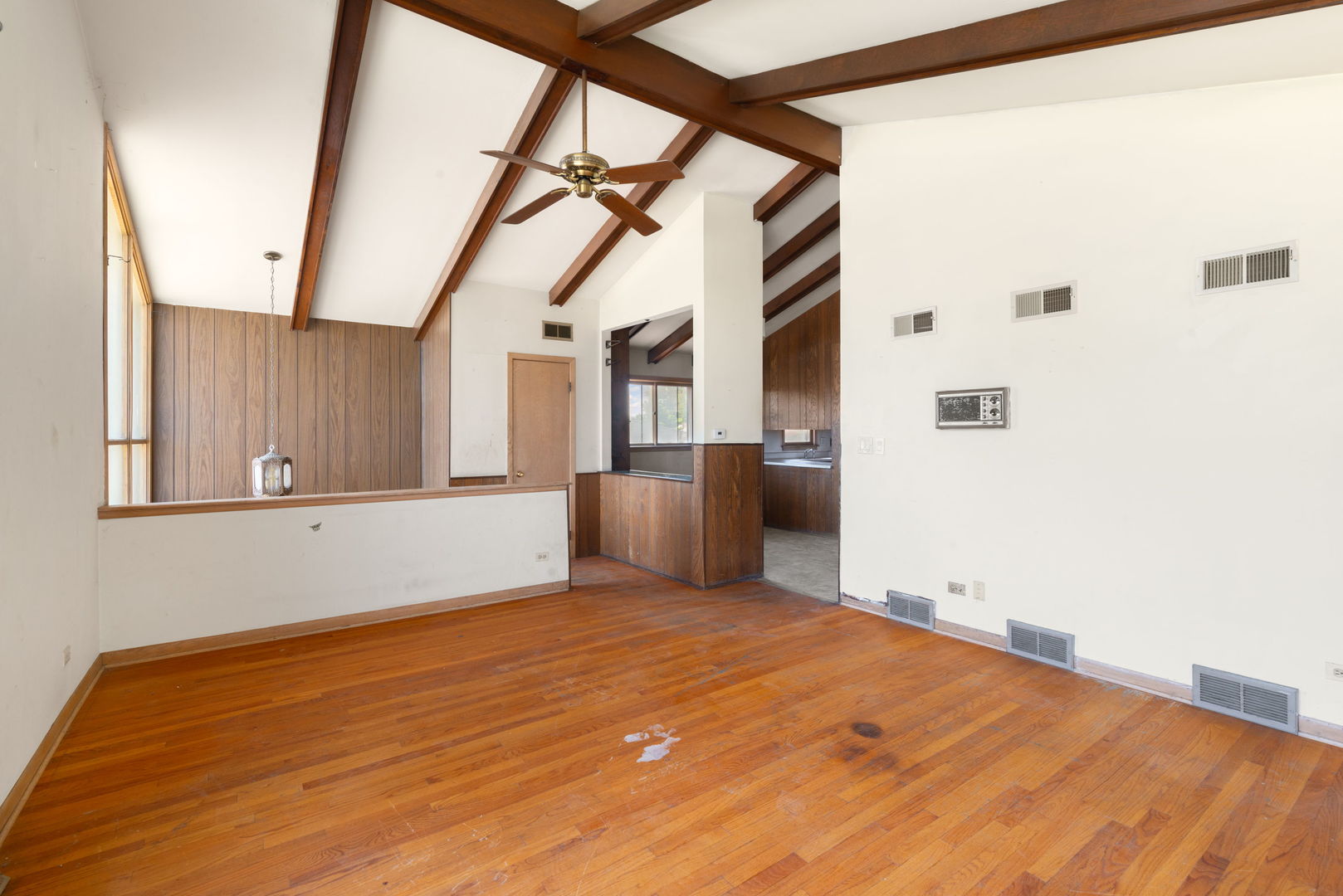 1410 N 34th Avenue, Melrose Park, IL 60160