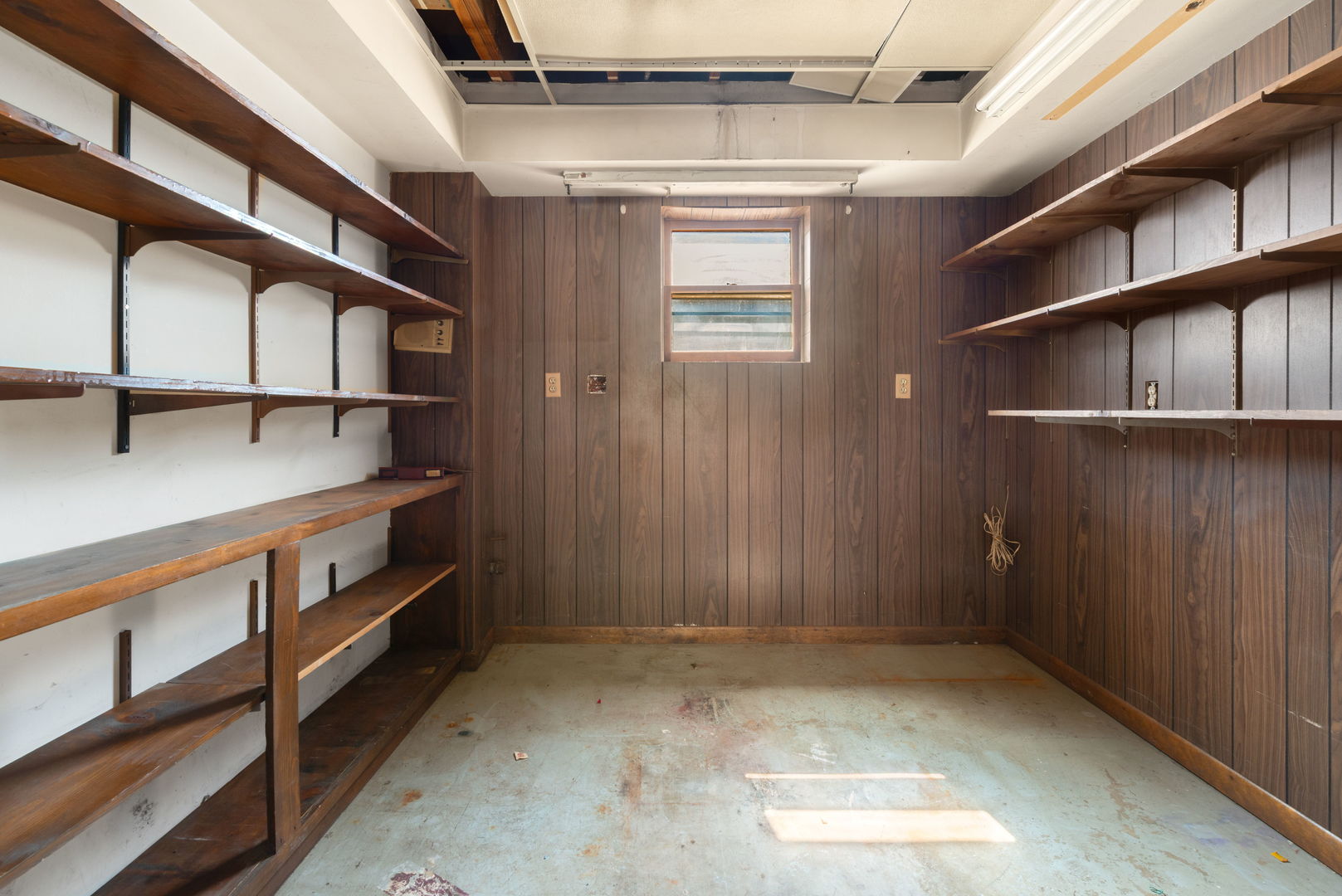 1410 N 34th Avenue, Melrose Park, IL 60160