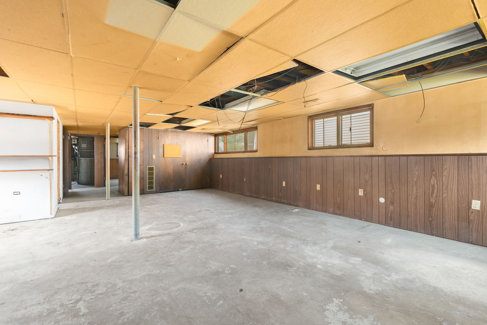 1410 N 34th Avenue, Melrose Park, IL 60160