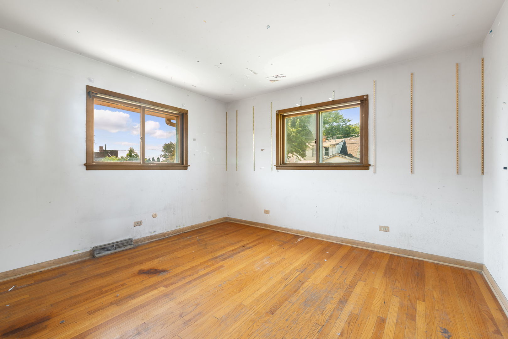 1410 N 34th Avenue, Melrose Park, IL 60160