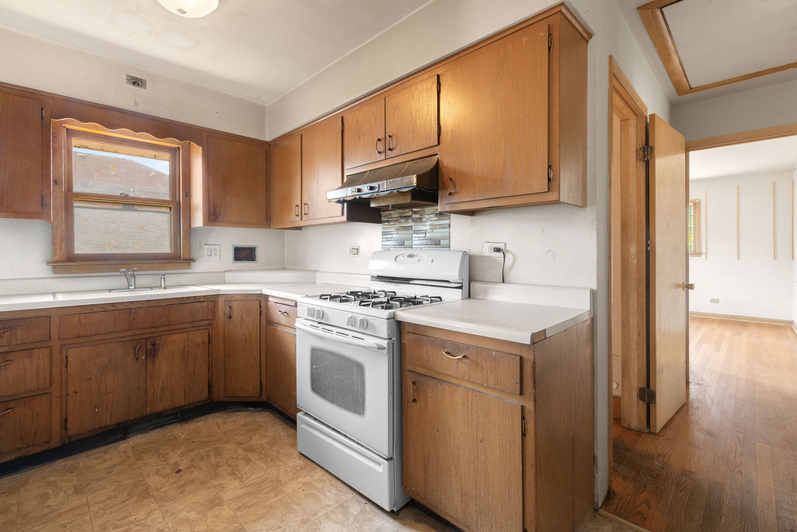 1410 N 34th Avenue, Melrose Park, IL 60160