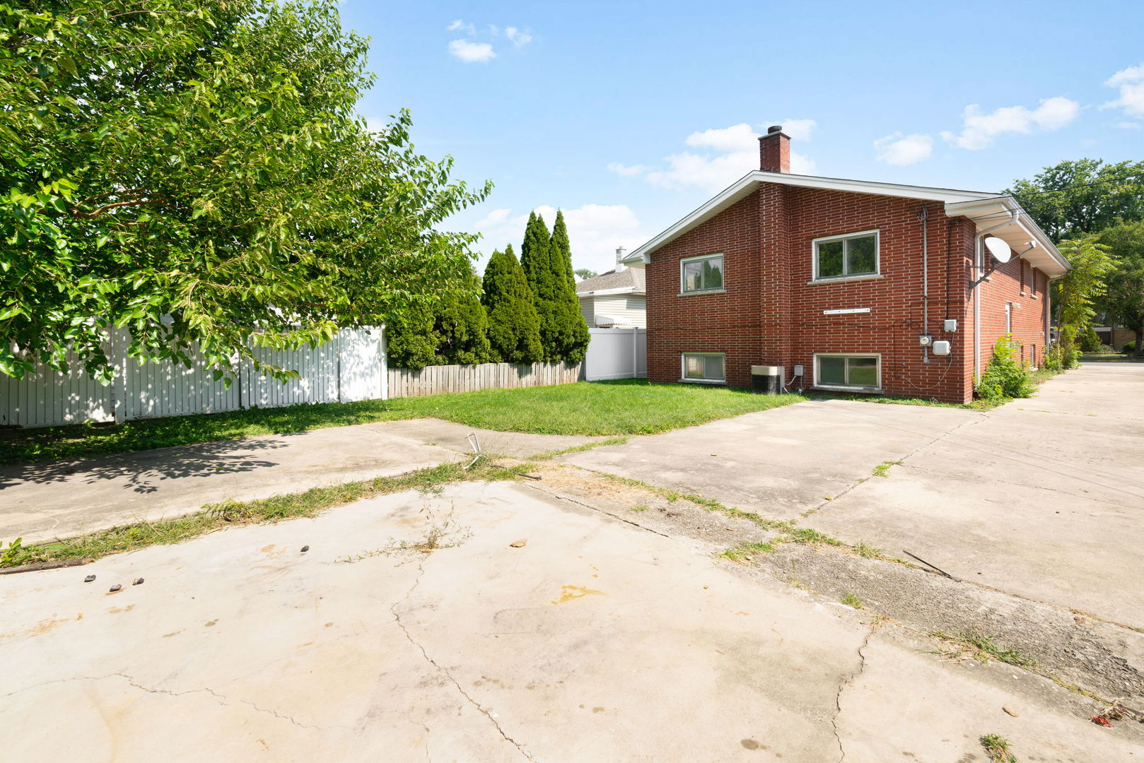1410 N 34th Avenue, Melrose Park, IL 60160