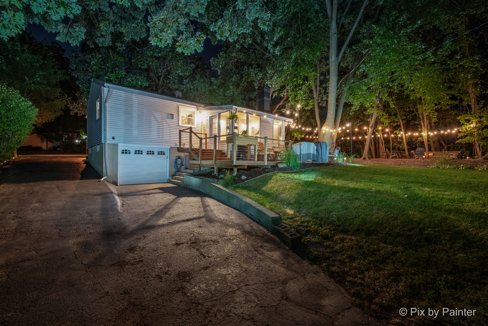 2018 W Oakleaf Drive, McHenry, IL 60051