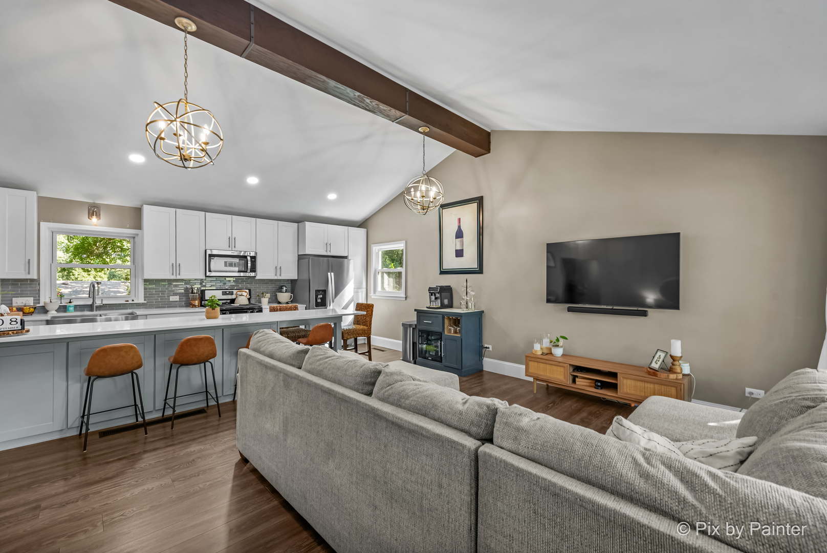 2018 W Oakleaf Drive, McHenry, IL 60051