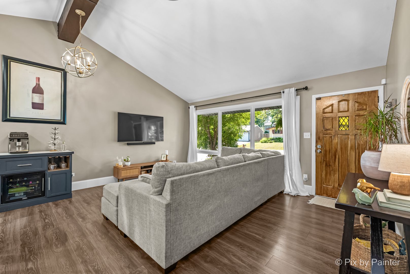 2018 W Oakleaf Drive, McHenry, IL 60051
