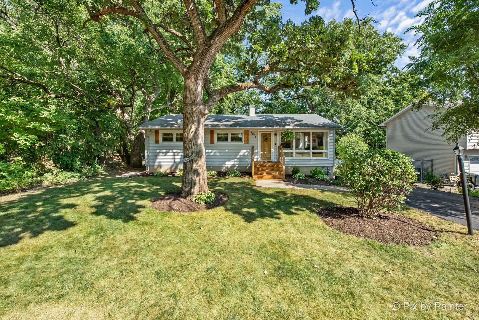 2018 W Oakleaf Drive, McHenry, IL 60051