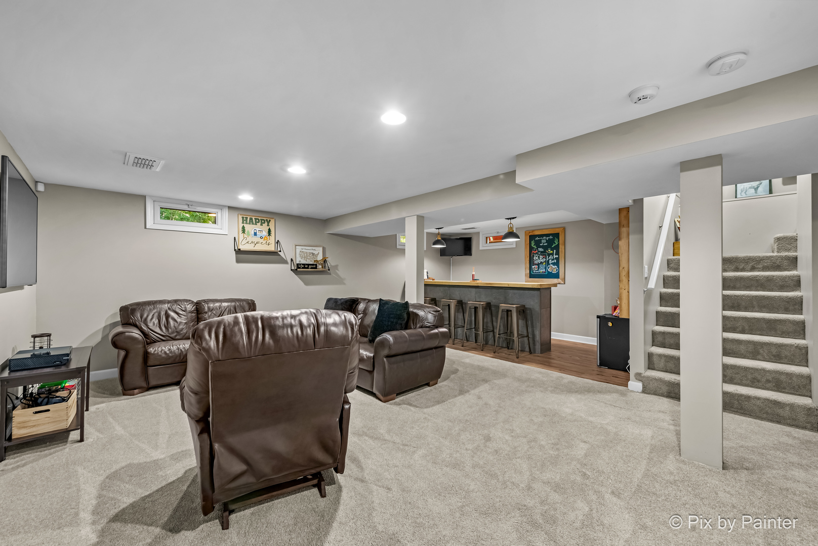 2018 W Oakleaf Drive, McHenry, IL 60051