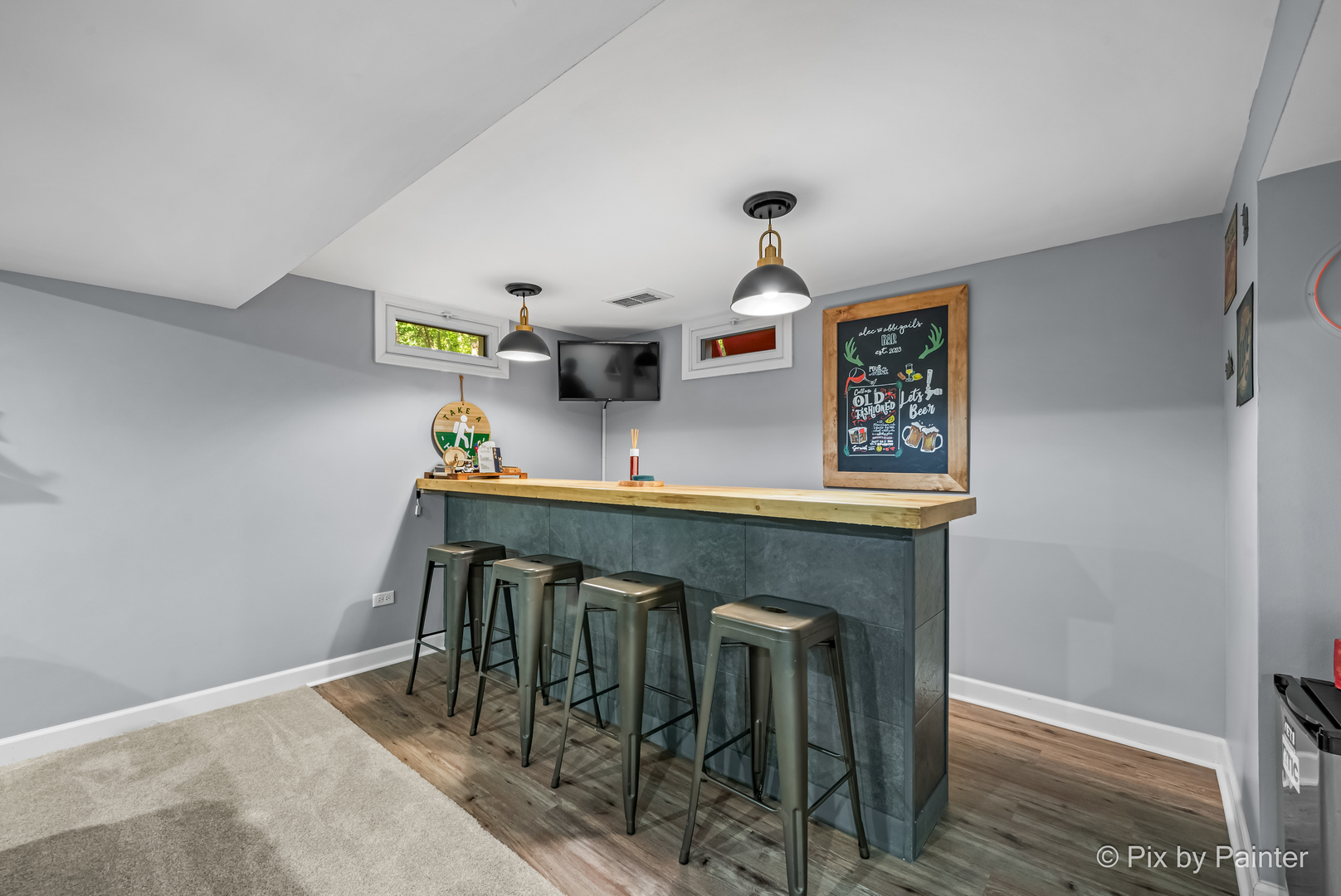 2018 W Oakleaf Drive, McHenry, IL 60051