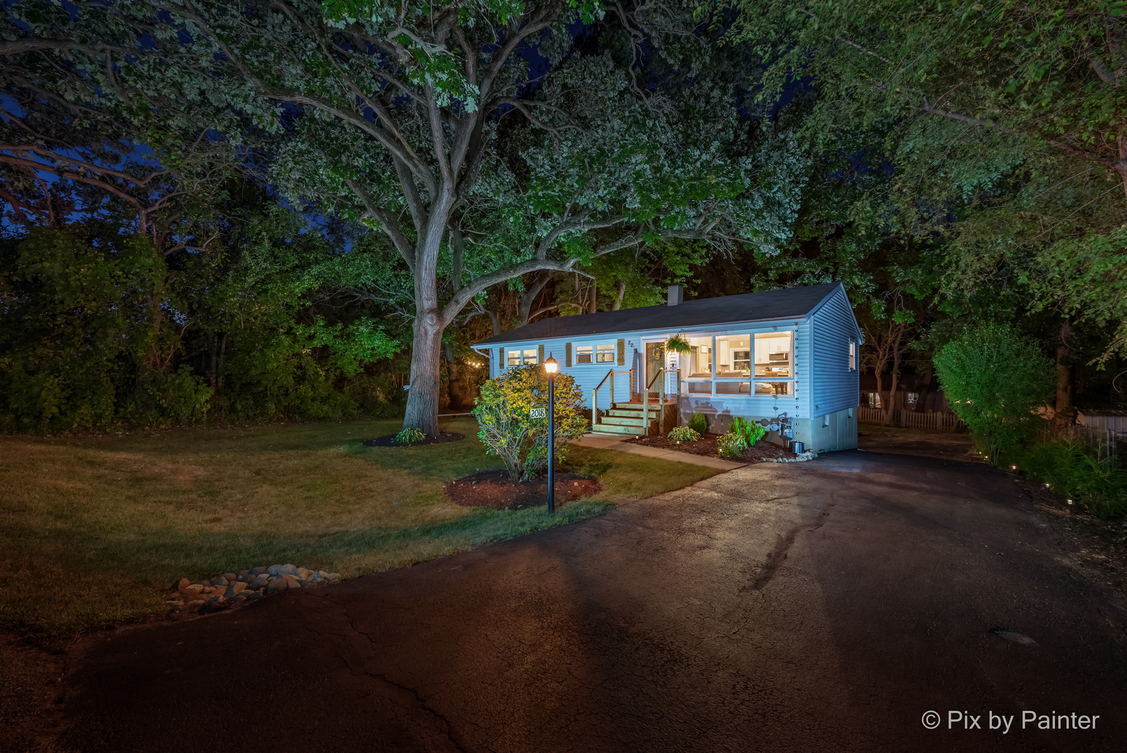 2018 W Oakleaf Drive, McHenry, IL 60051