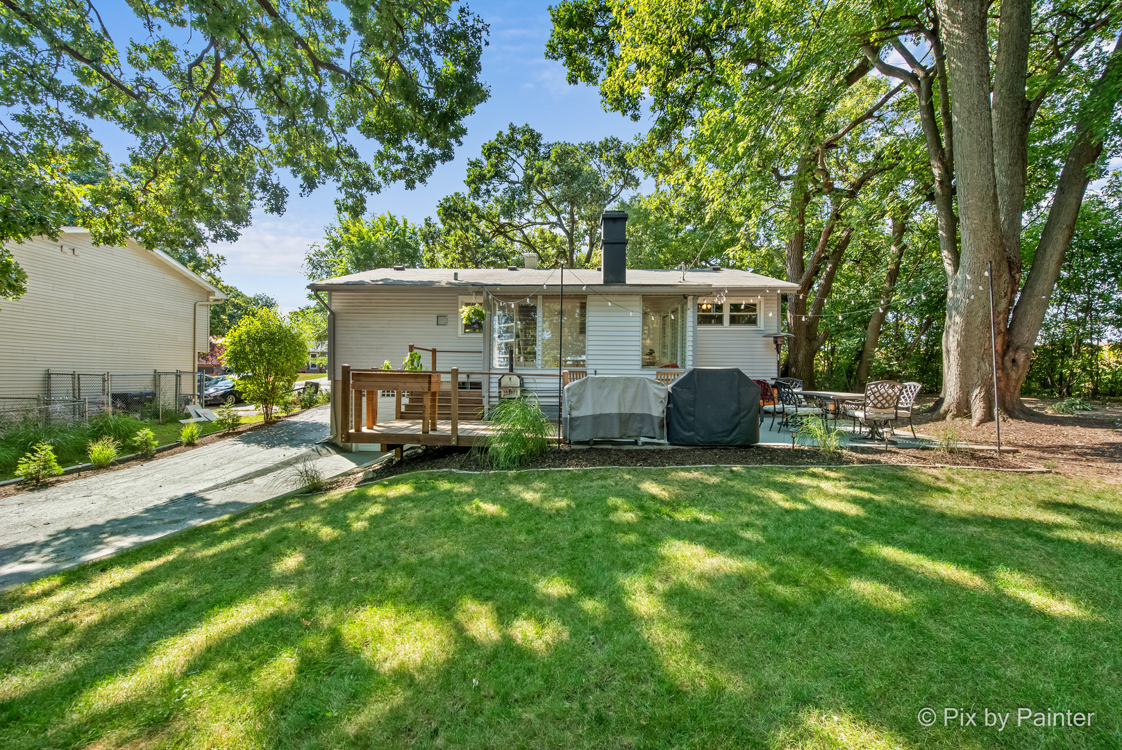 2018 W Oakleaf Drive, McHenry, IL 60051