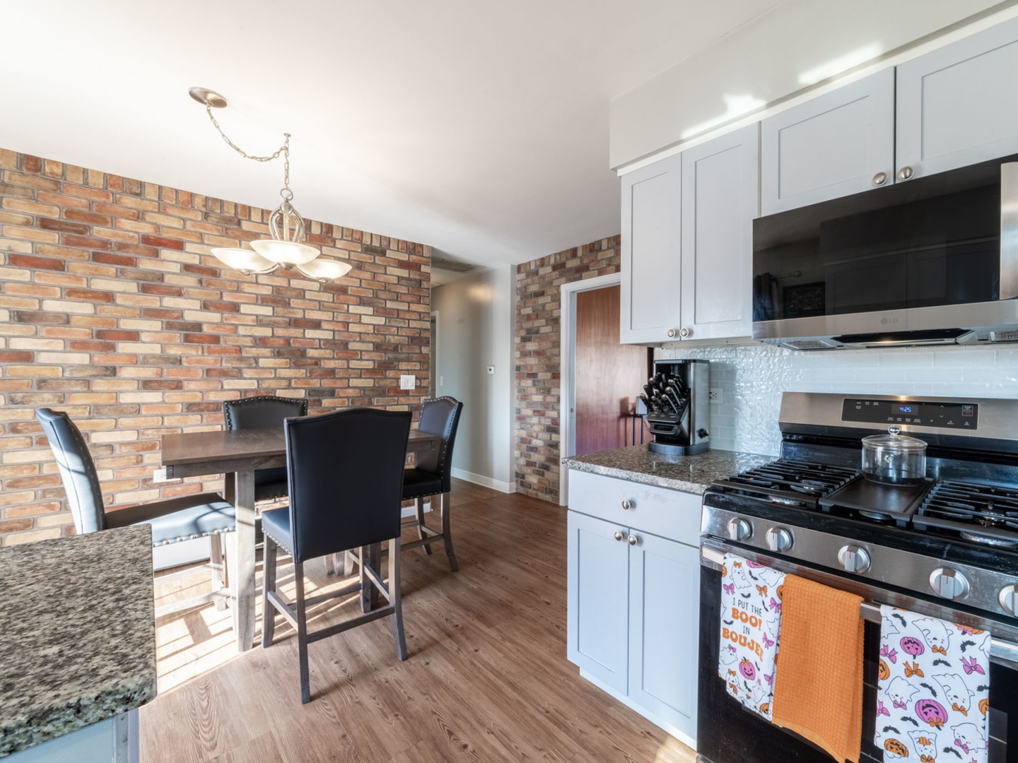 18010 Oakley Avenue, Lansing, IL 60438