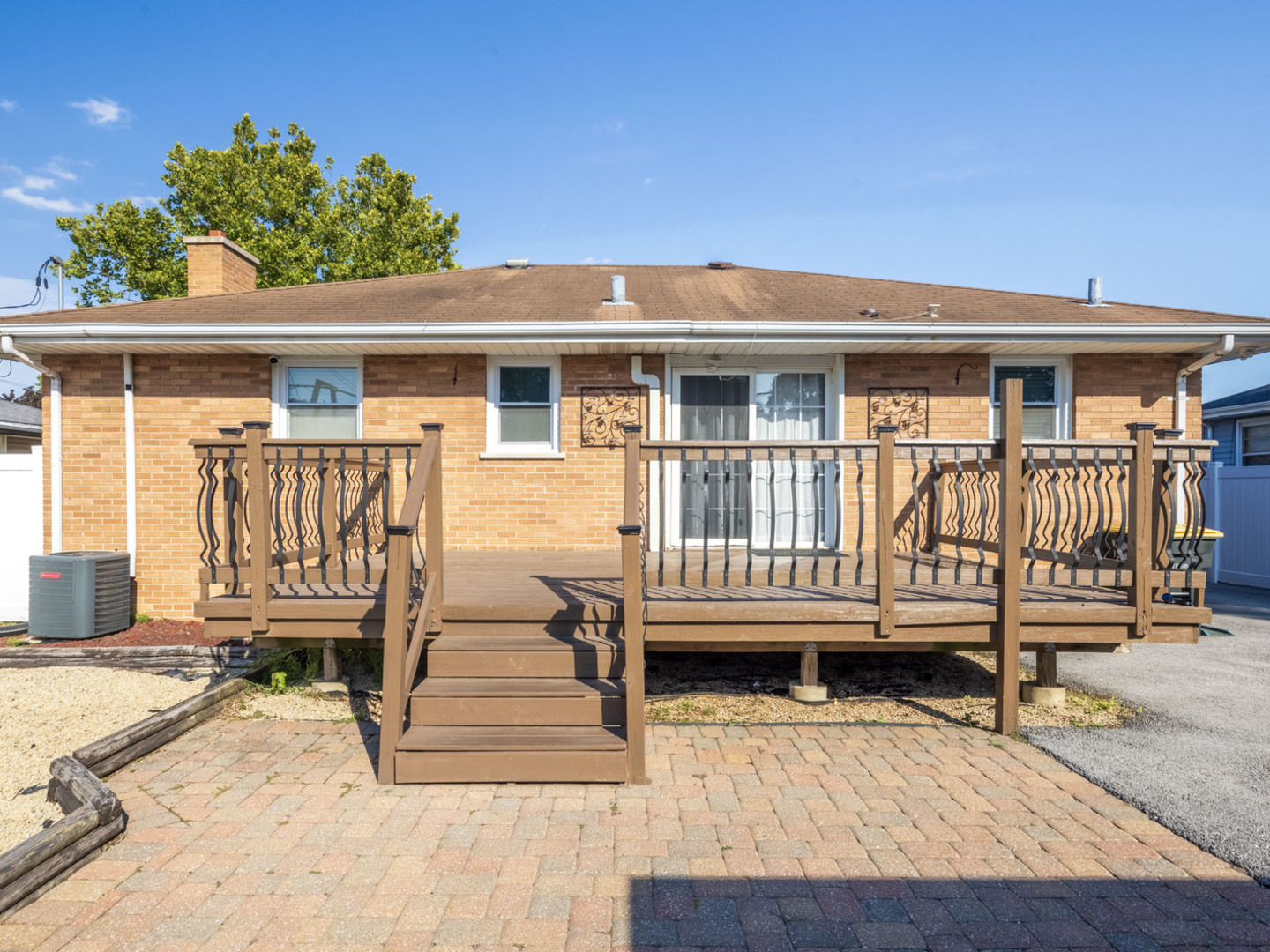 18010 Oakley Avenue, Lansing, IL 60438