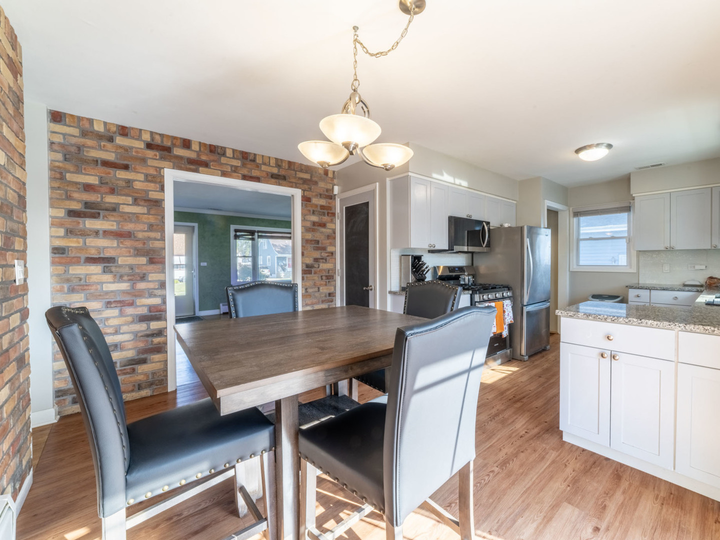 18010 Oakley Avenue, Lansing, IL 60438