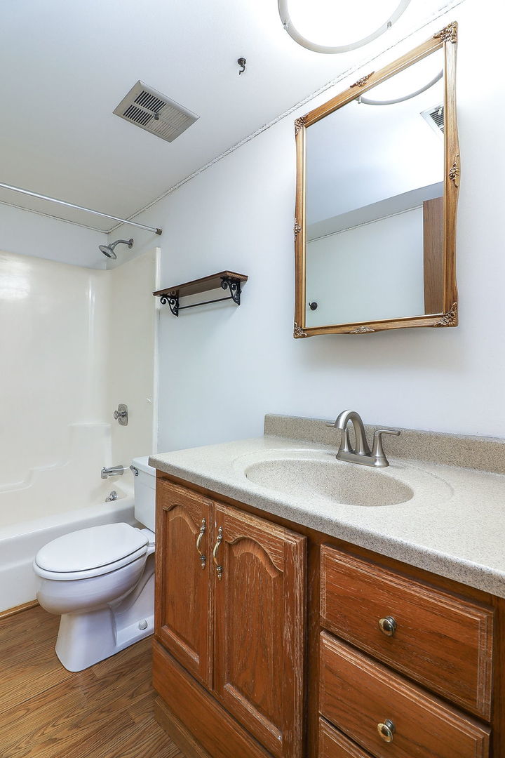 468 Valley Drive #100, Naperville, IL 60563