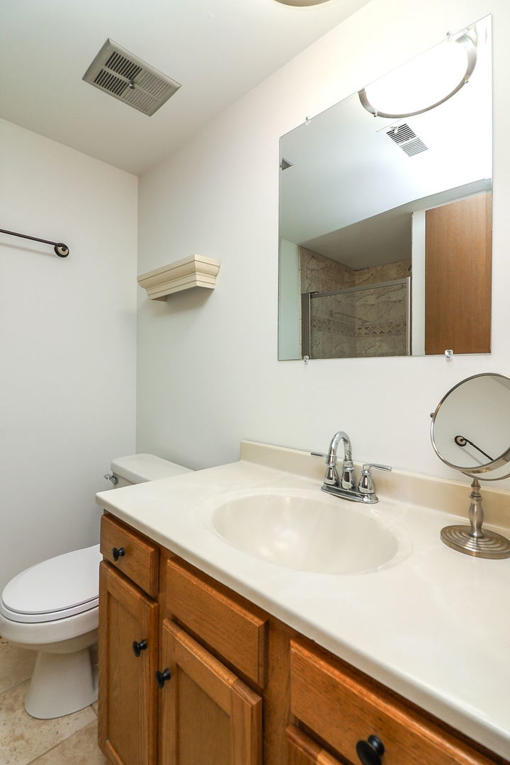 468 Valley Drive #100, Naperville, IL 60563