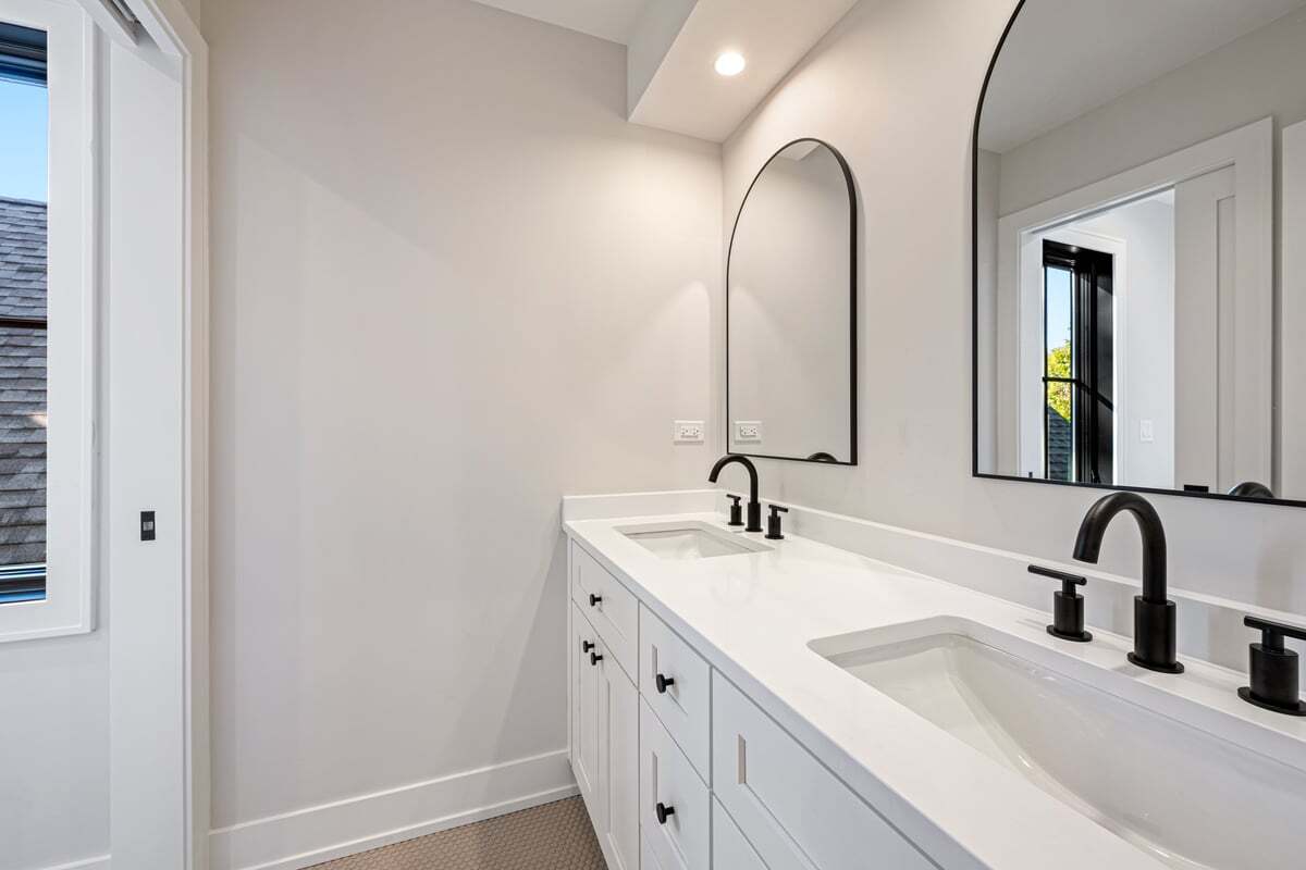 2422 Grant Street, Evanston, IL 60201