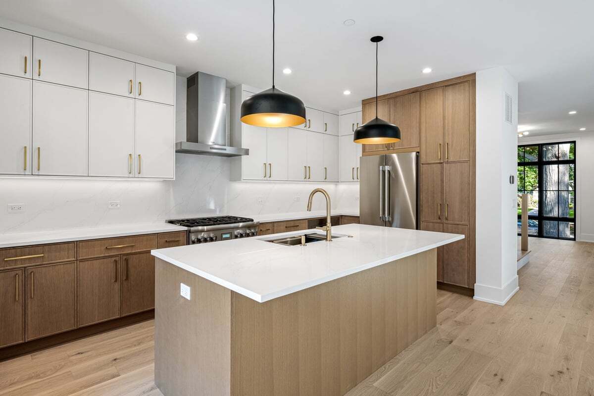 2422 Grant Street, Evanston, IL 60201