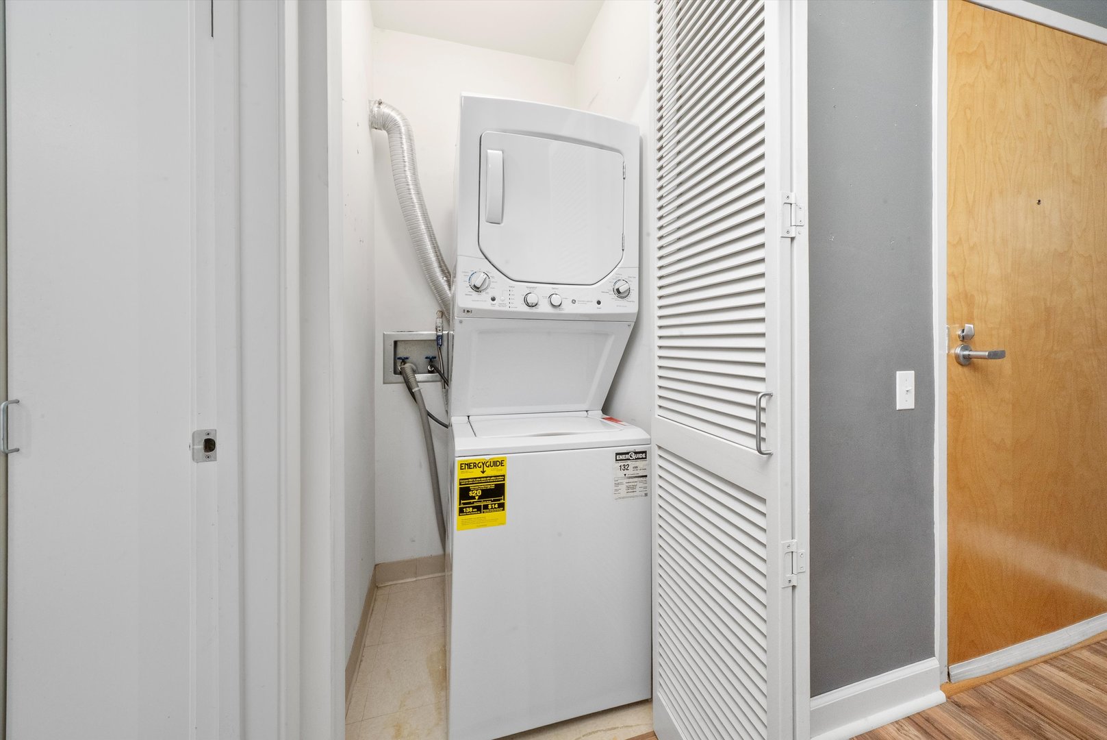900 N Kingsbury Street #861, Chicago, IL 60610