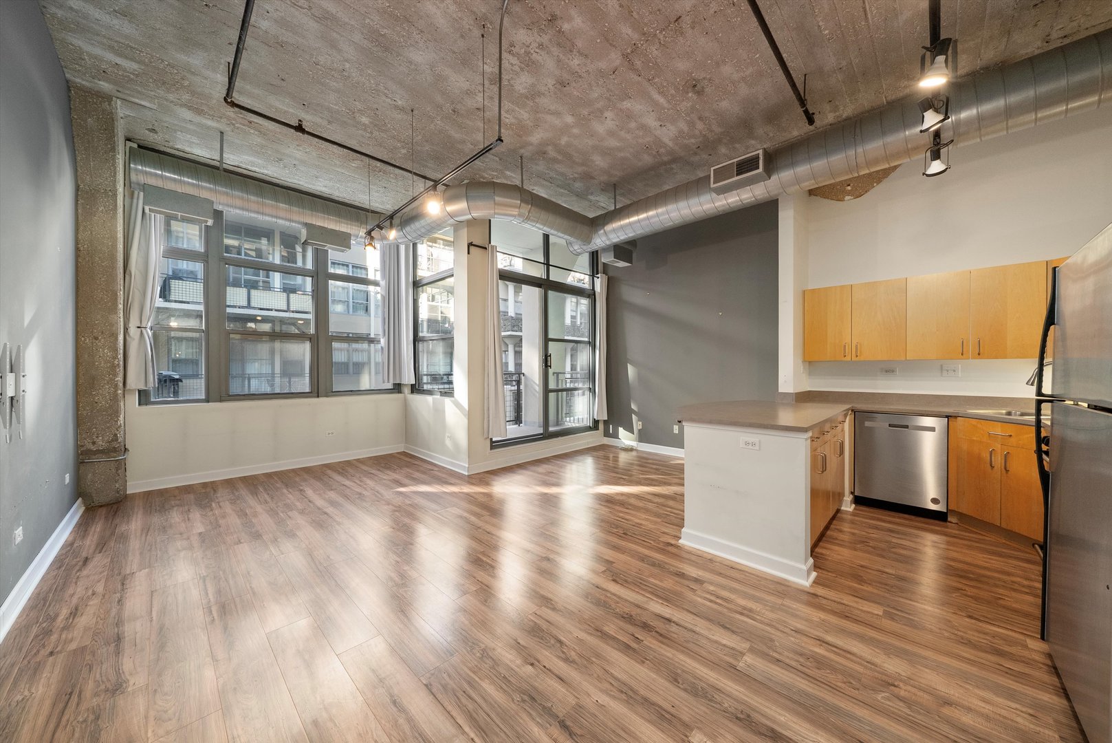 900 N Kingsbury Street #861, Chicago, IL 60610