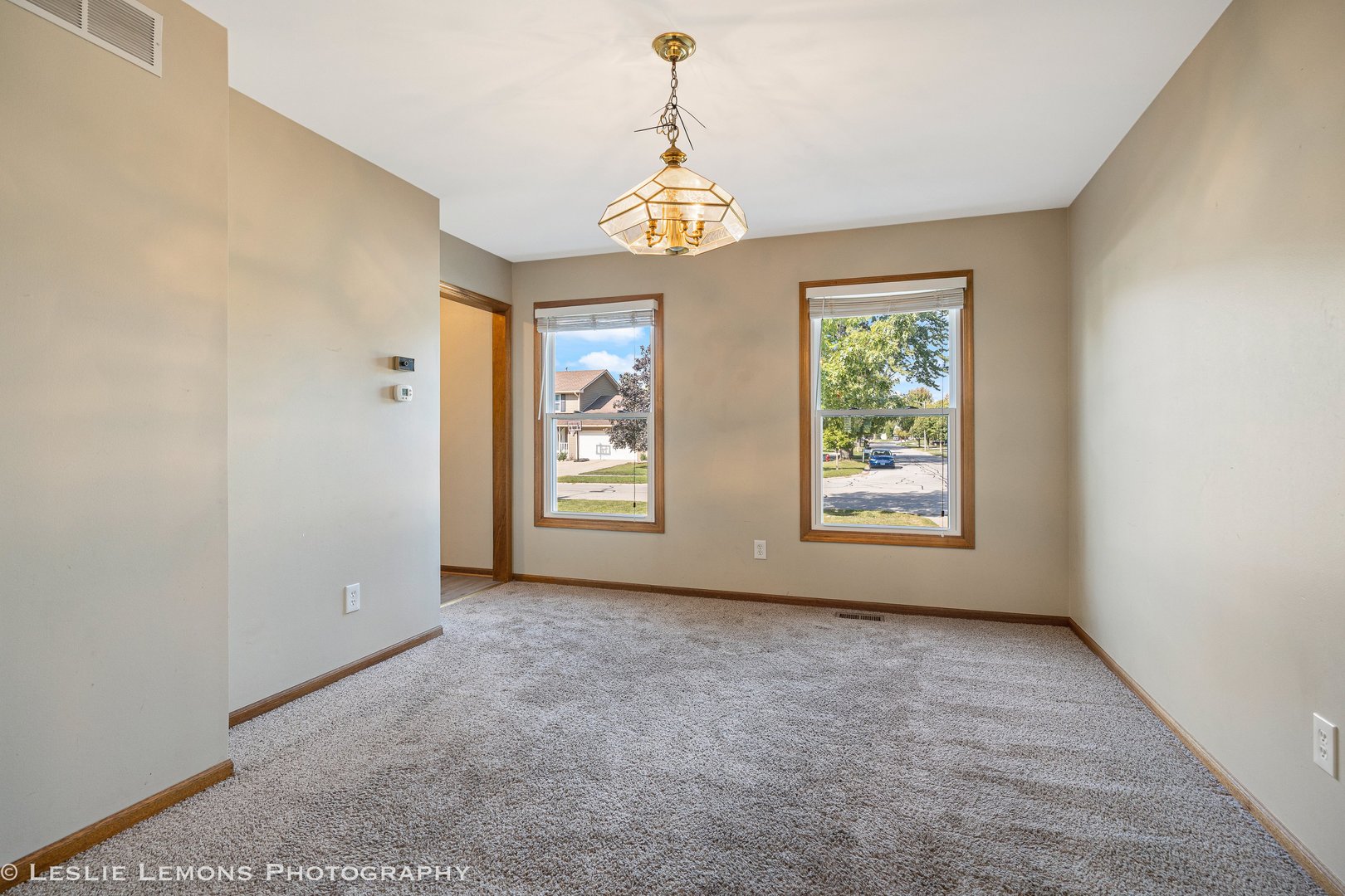 301 JUNIPER Drive, North Aurora, IL 60542