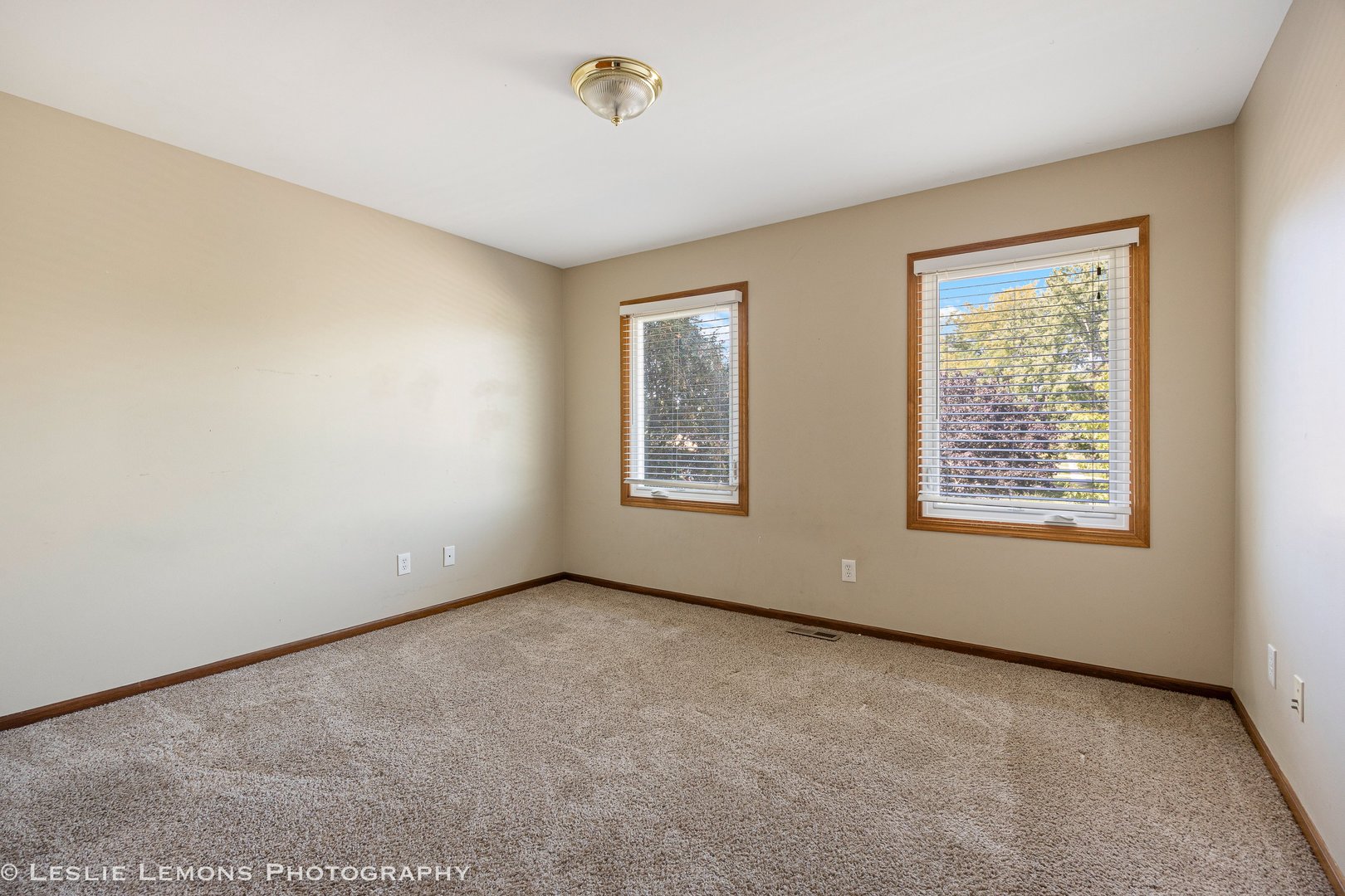301 JUNIPER Drive, North Aurora, IL 60542