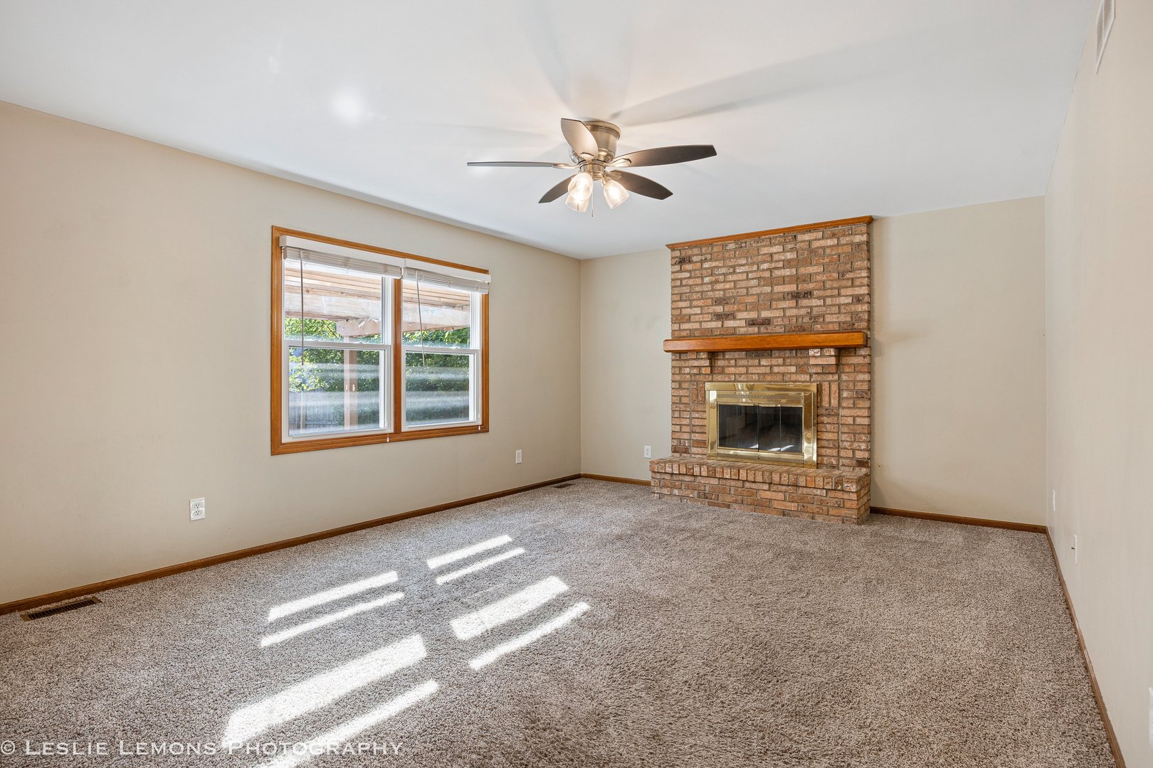 301 JUNIPER Drive, North Aurora, IL 60542