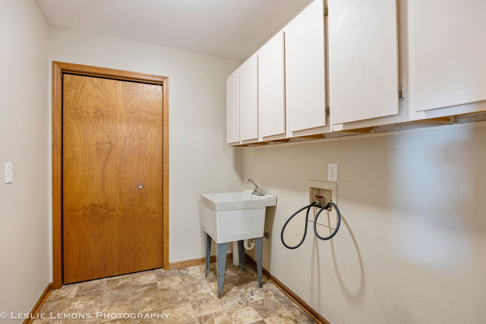 301 JUNIPER Drive, North Aurora, IL 60542
