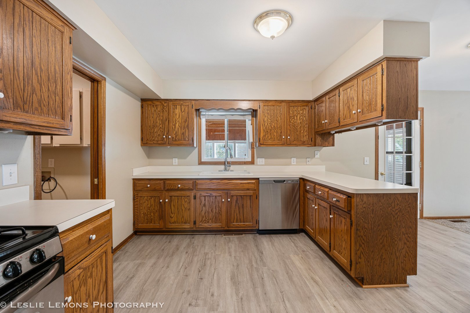 301 JUNIPER Drive, North Aurora, IL 60542