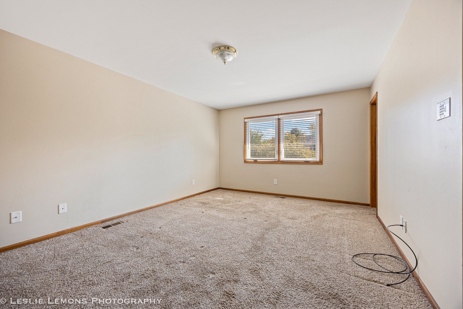 301 JUNIPER Drive, North Aurora, IL 60542