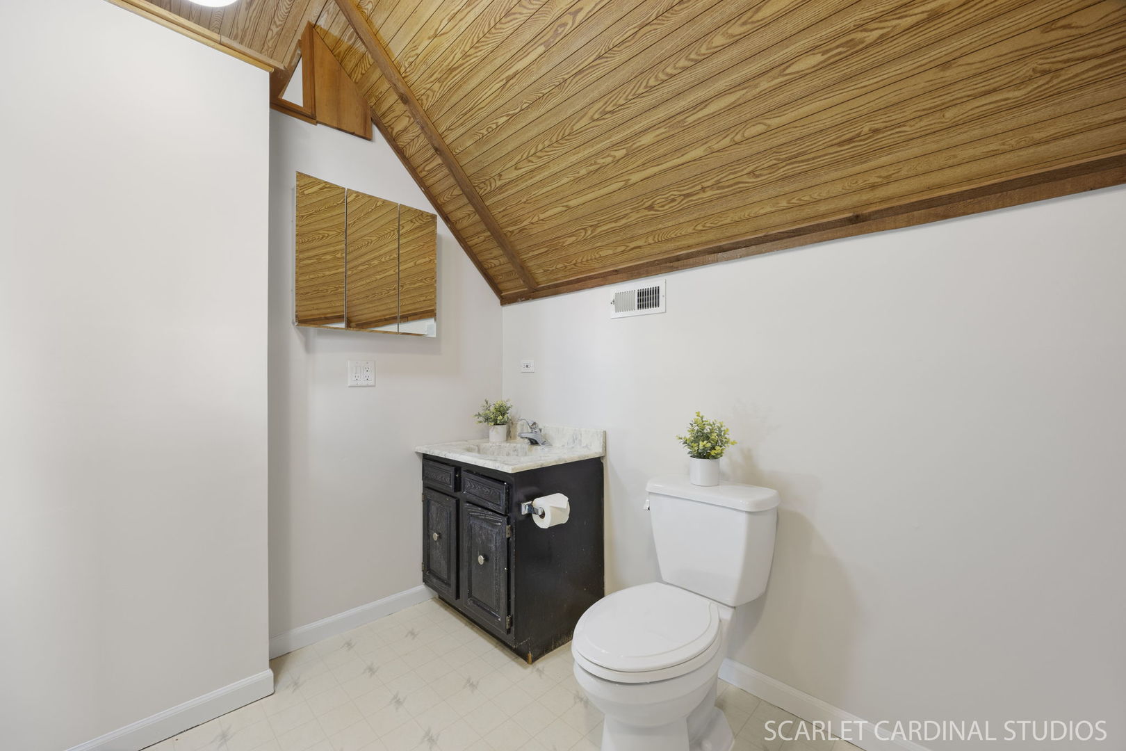 3S321 Blackthorn Lane, Warrenville, IL 60555