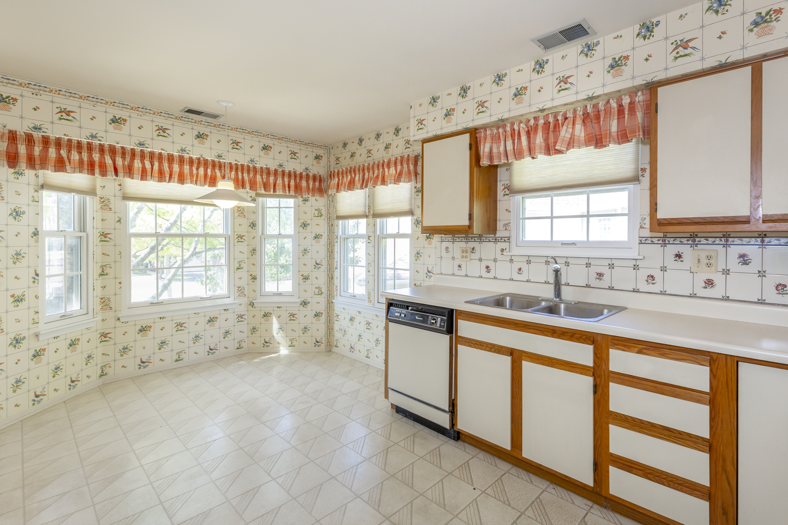 2119 Glasgow Court #0, Hanover Park, IL 60133