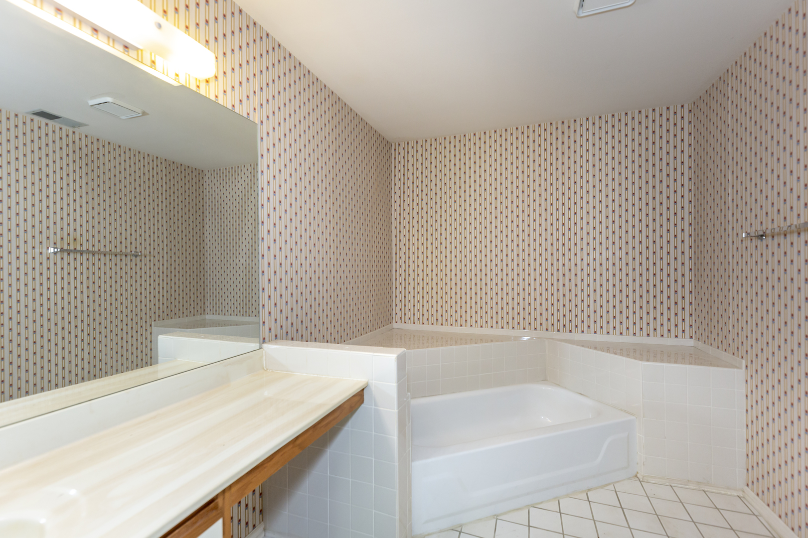 2119 Glasgow Court #0, Hanover Park, IL 60133