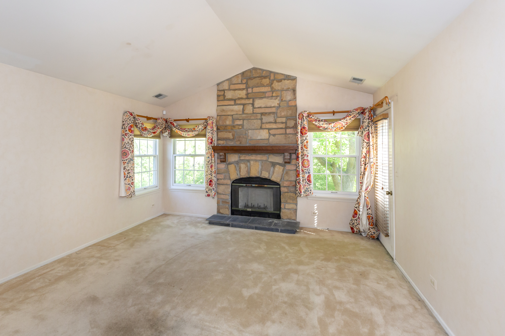 2119 Glasgow Court #0, Hanover Park, IL 60133