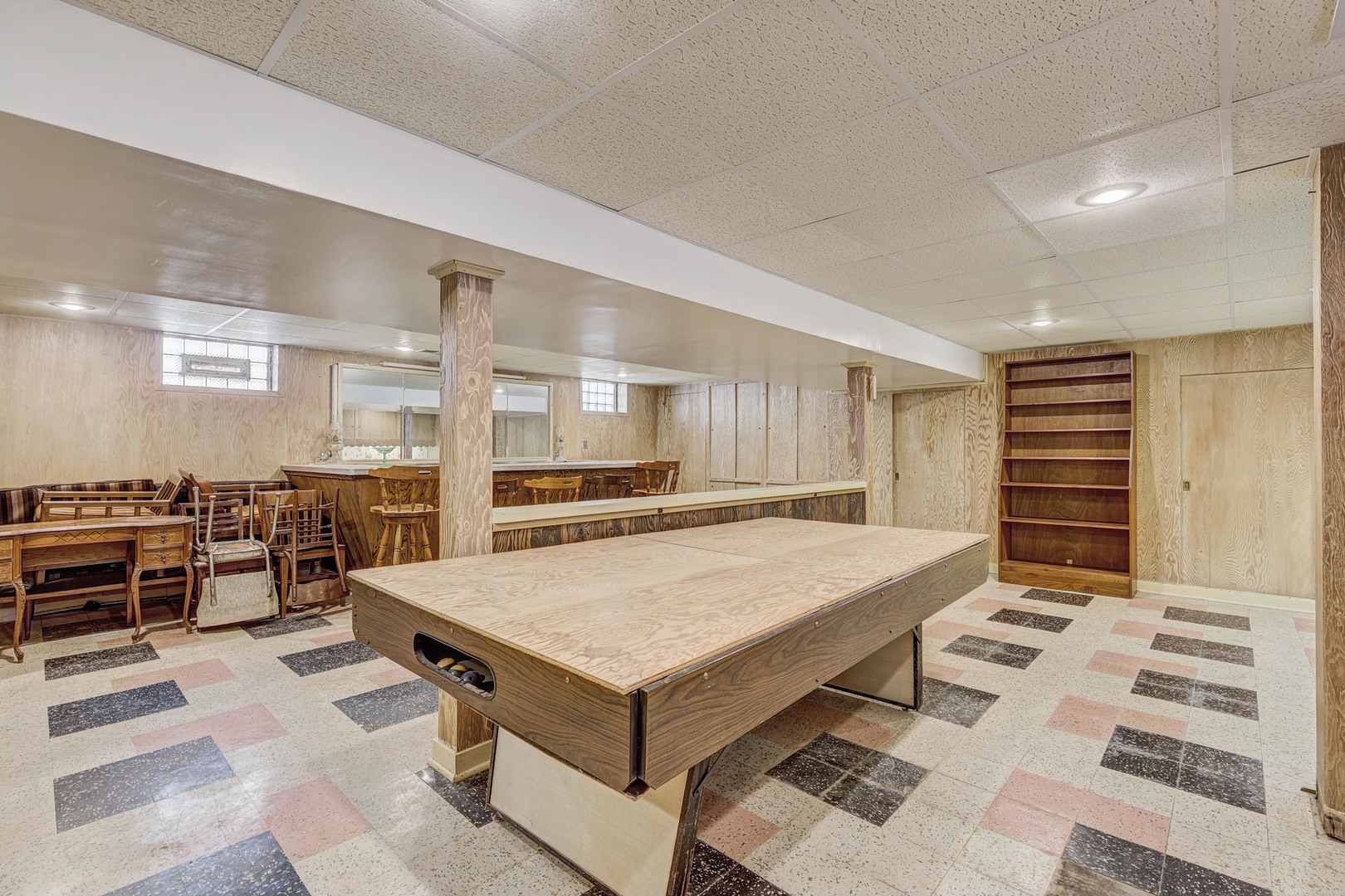 8130 N Ottawa Avenue, Niles, IL 60714