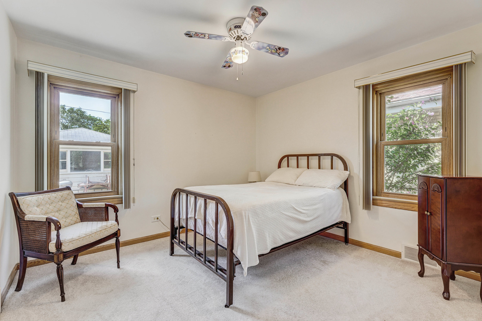 8130 N Ottawa Avenue, Niles, IL 60714