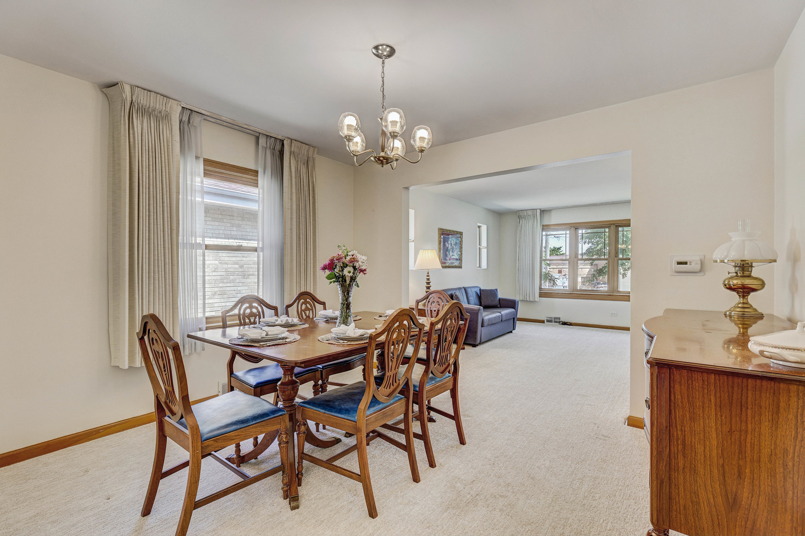 8130 N Ottawa Avenue, Niles, IL 60714