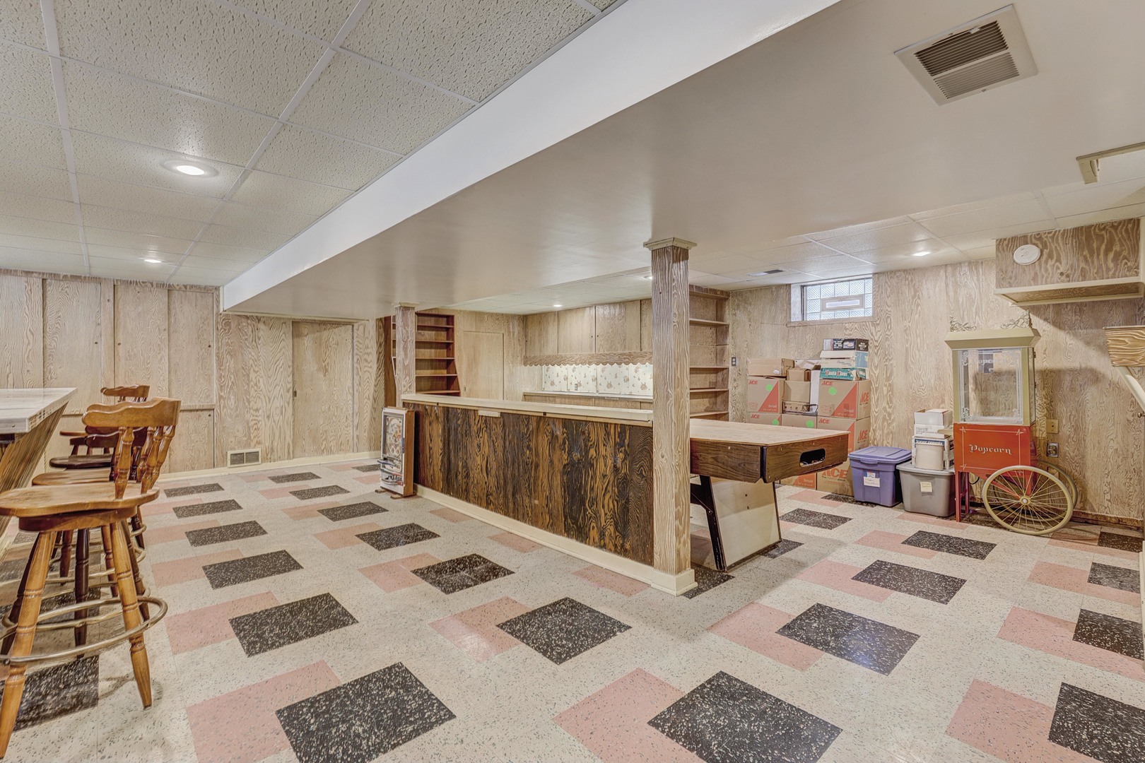 8130 N Ottawa Avenue, Niles, IL 60714