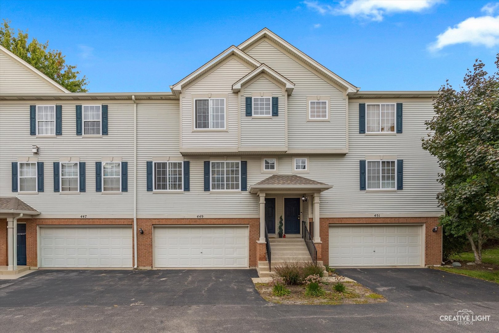 449 Evergreen Circle, Gilberts, IL 60136
