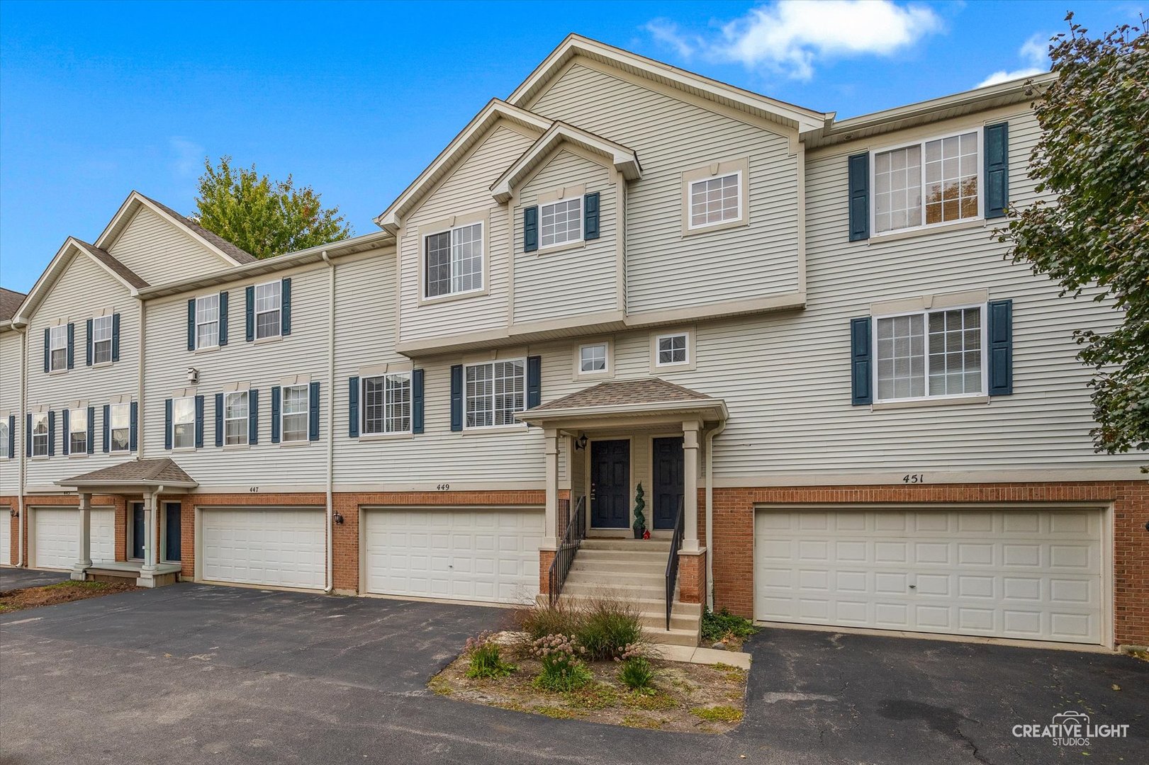 449 Evergreen Circle, Gilberts, IL 60136