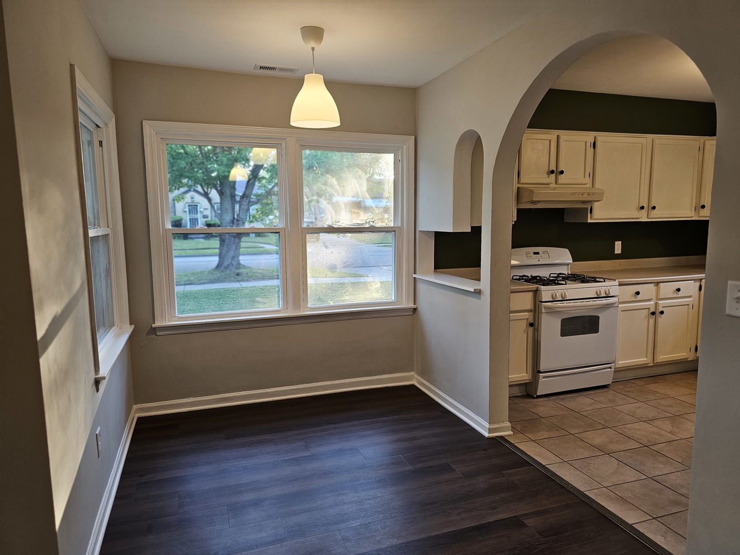 623 Westmoreland Avenue, Waukegan, IL 60085