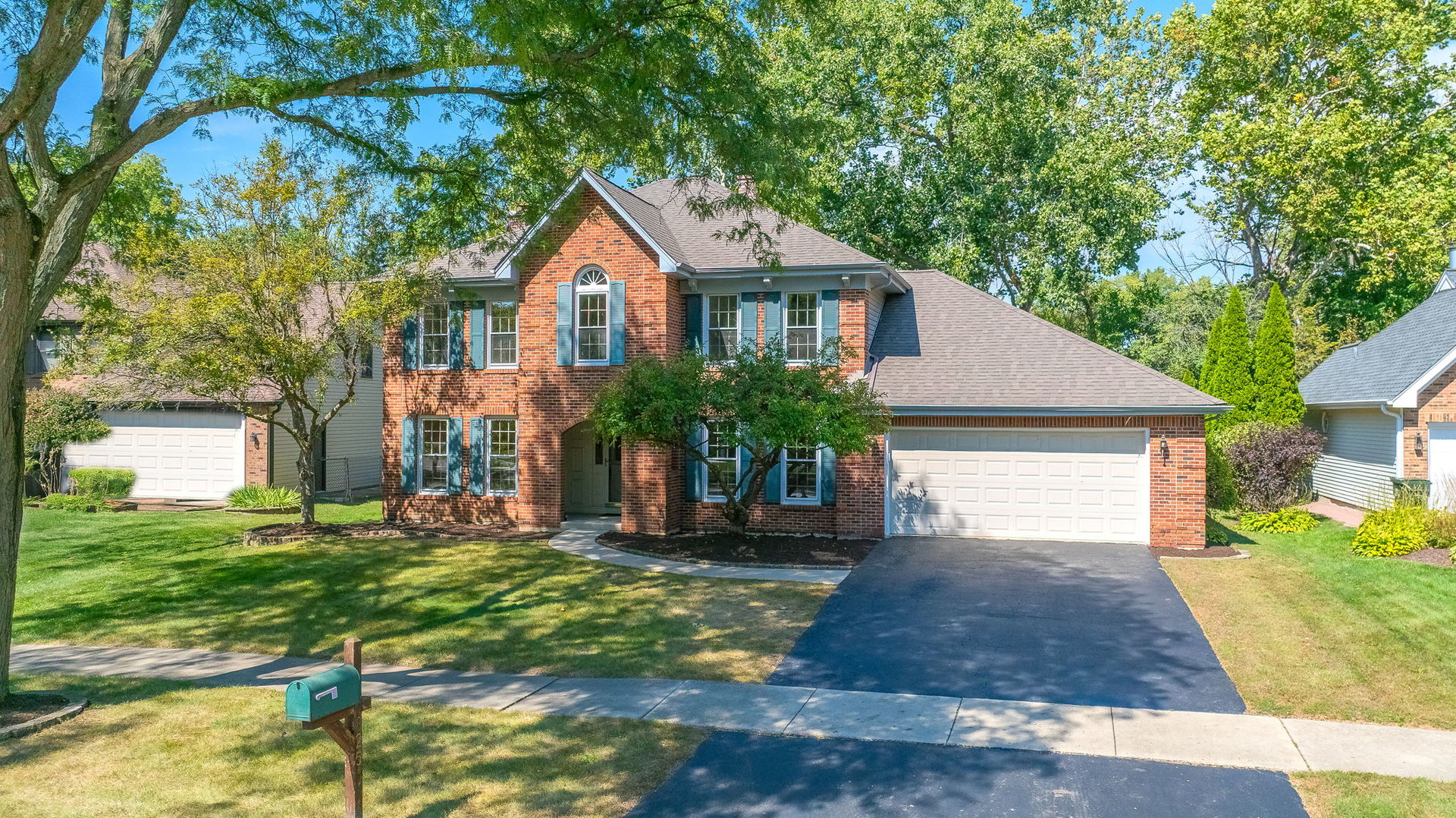 825 Biltmore Court, Naperville, IL 60563