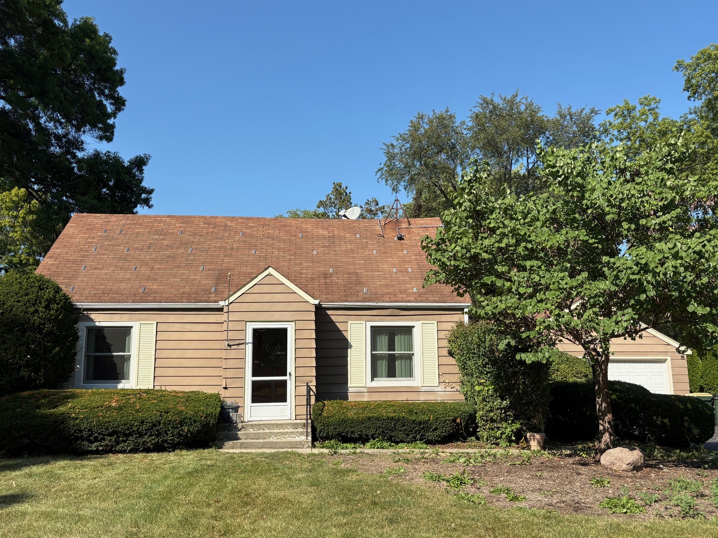 28W544 Rogers Avenue, Warrenville, IL 60555