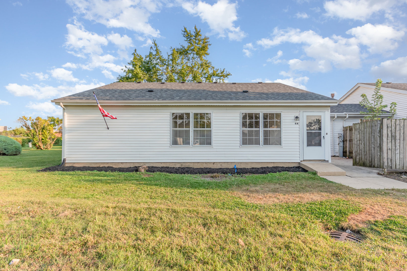 4H Fernwood Drive, Bolingbrook, IL 60440