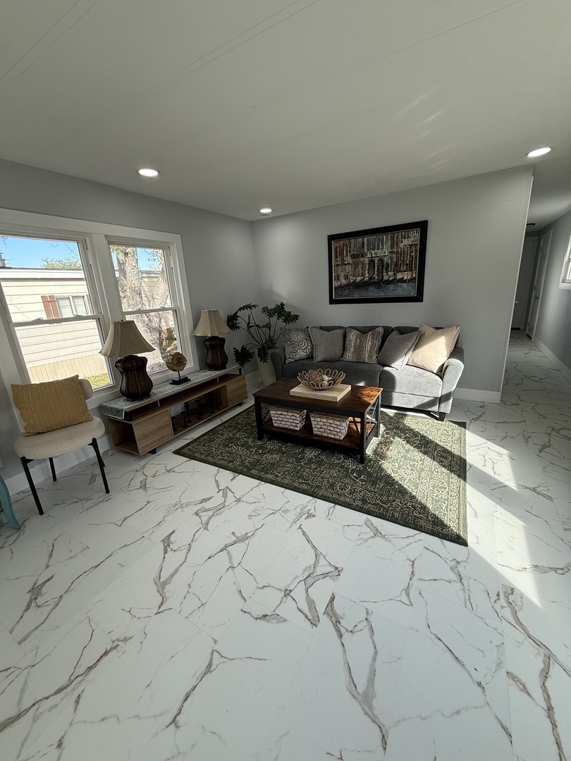 126 Knollwood Circle, Matteson, IL 60443