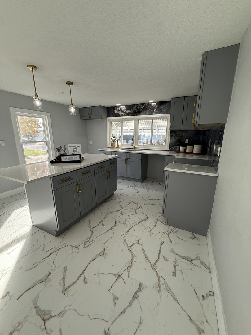 126 Knollwood Circle, Matteson, IL 60443