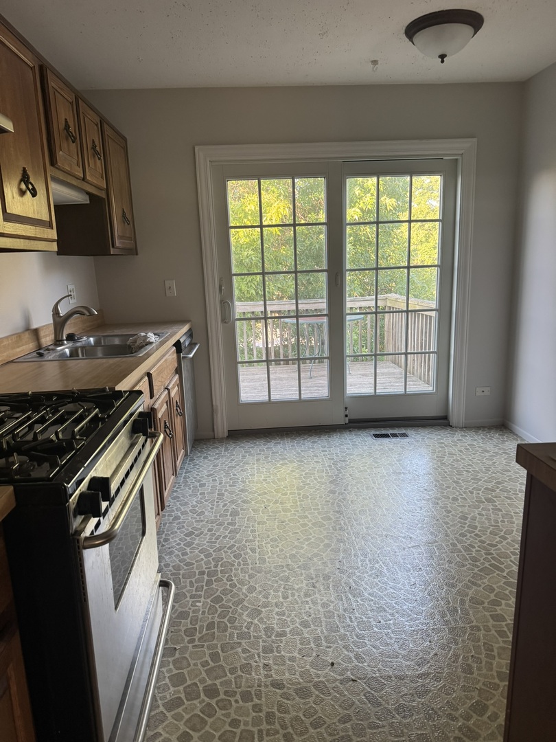 505 Arlington Court, Vernon Hills, IL 60061