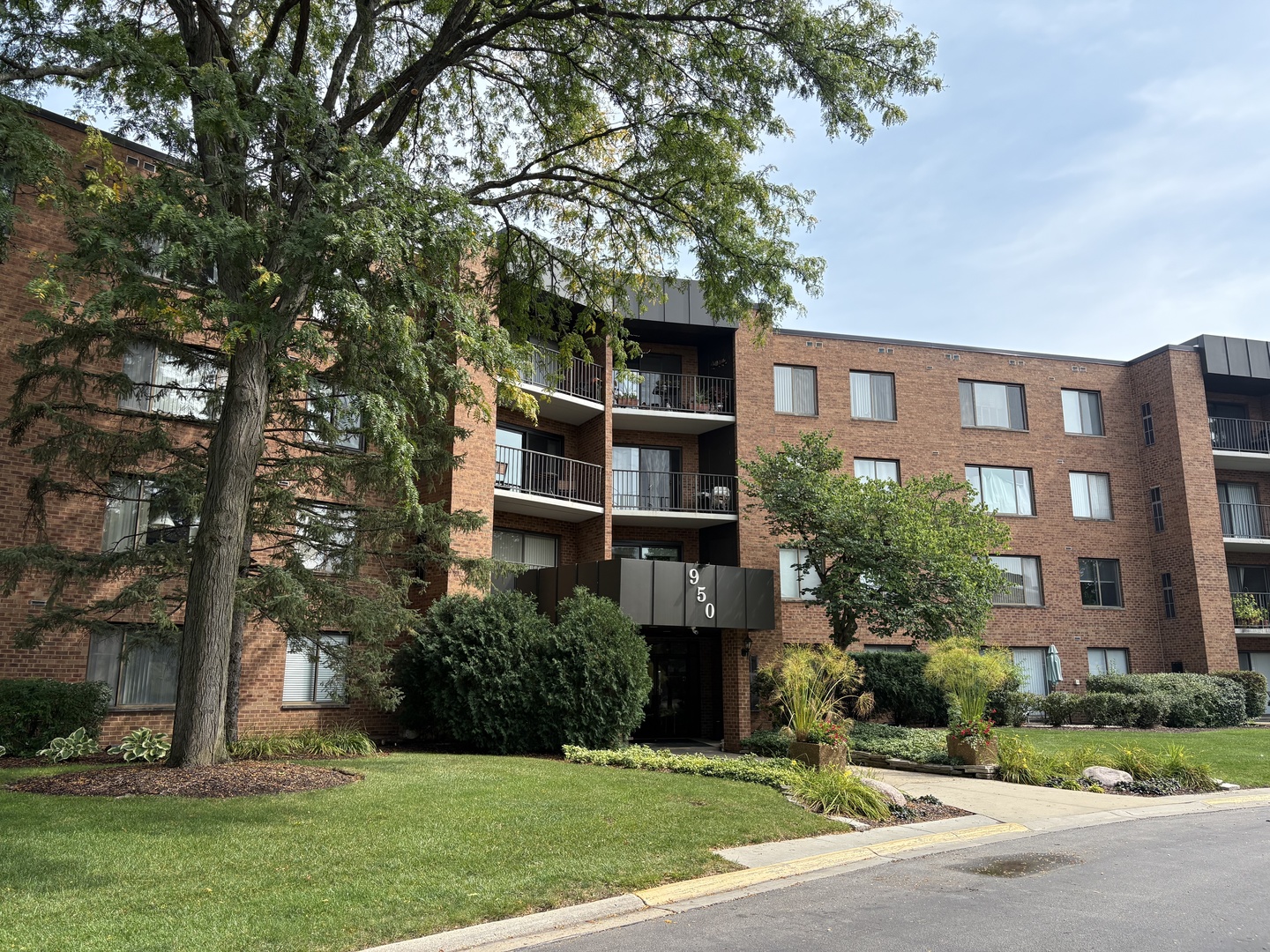 950 E Wilmette Road #414, Palatine, IL 60074