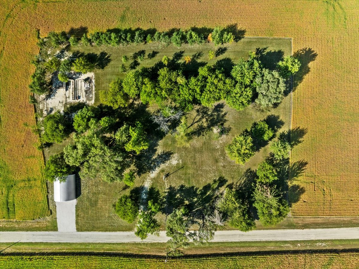 5905 E 1100 North Road, Gridley, IL 61744