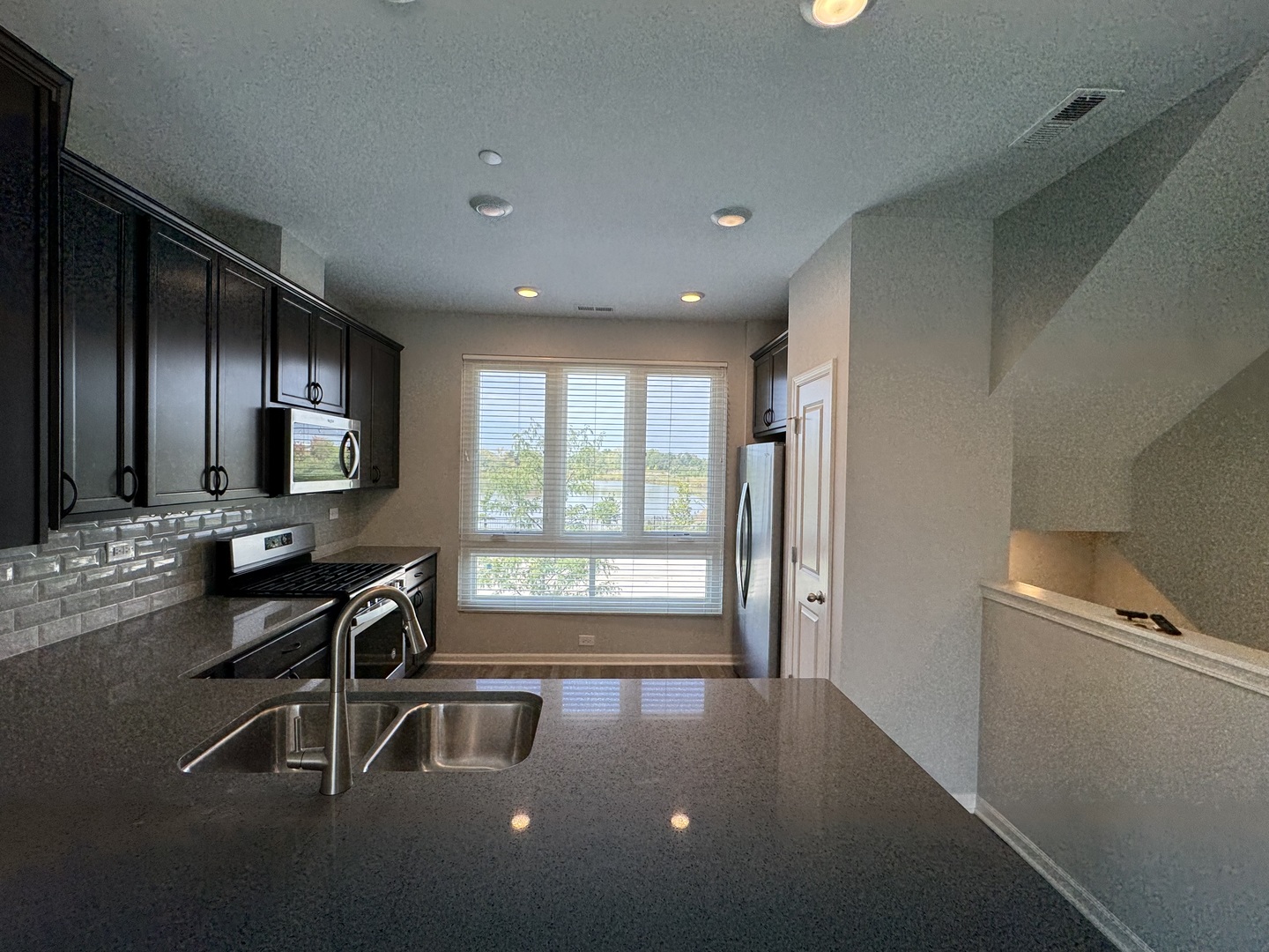 2349 Parkside Drive, Schaumburg, IL 60173