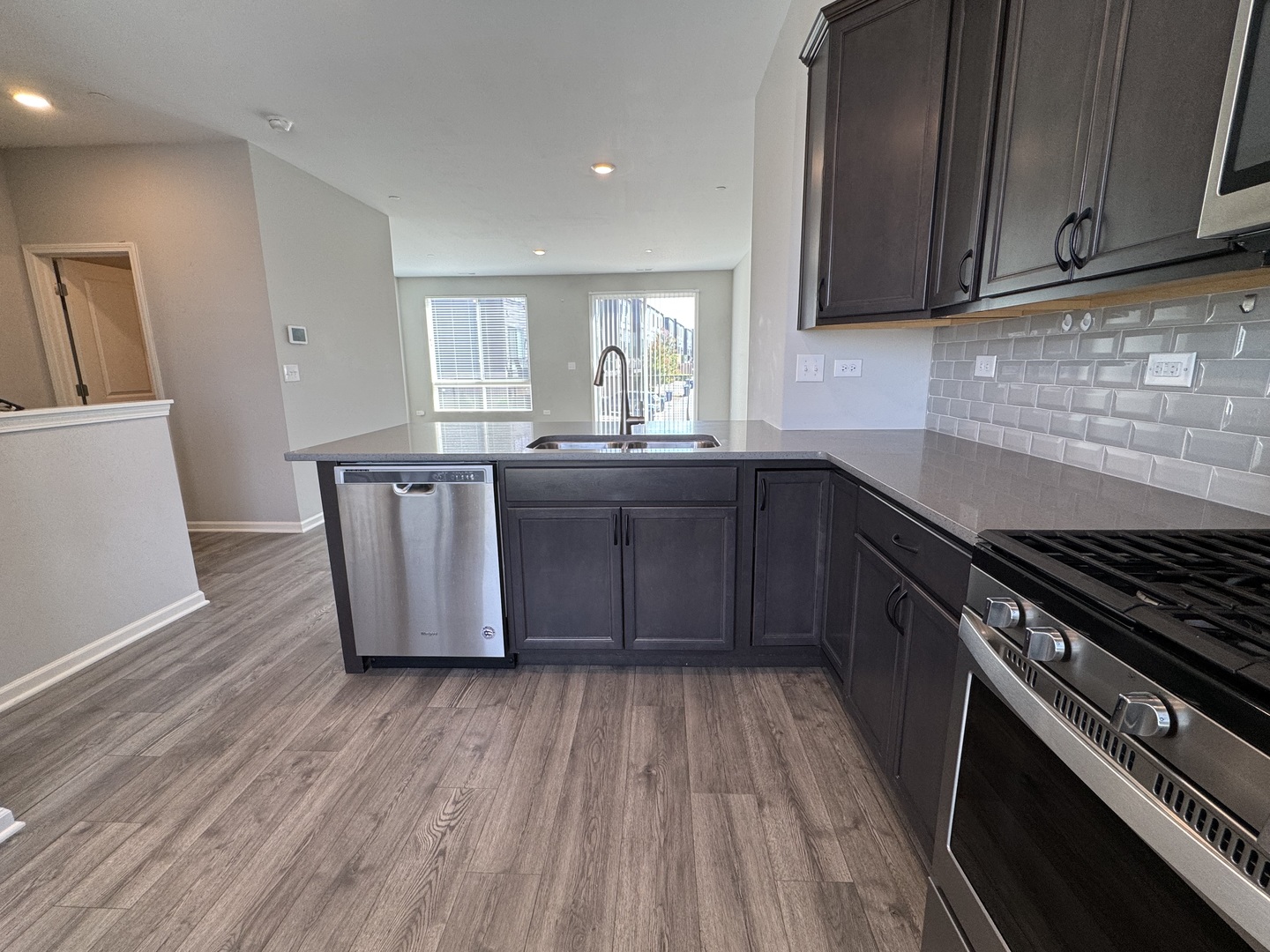 2349 Parkside Drive, Schaumburg, IL 60173